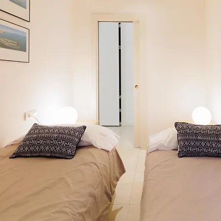 Sitges Suites 锡切斯