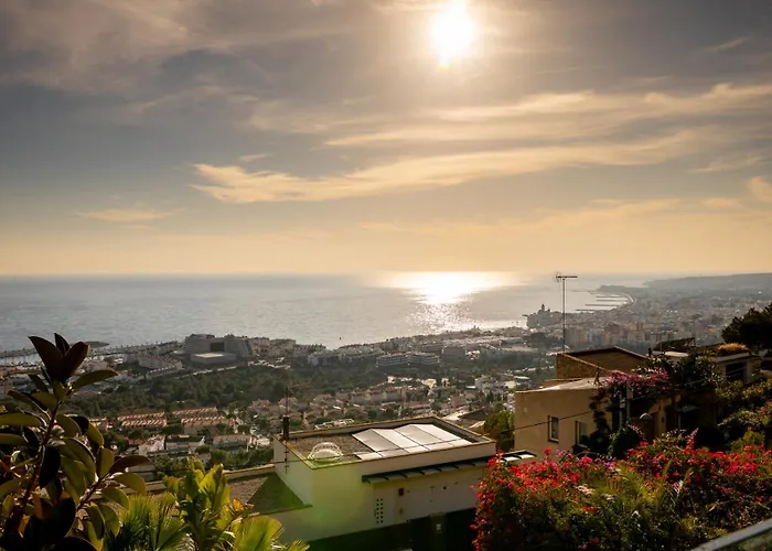 Sitges Suites 锡切斯